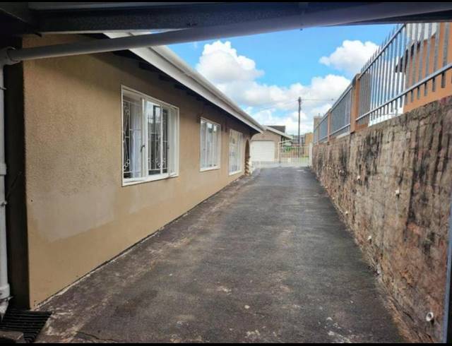 5 BEDROOM HOUSE FOR SALE IN SHALLCROSS